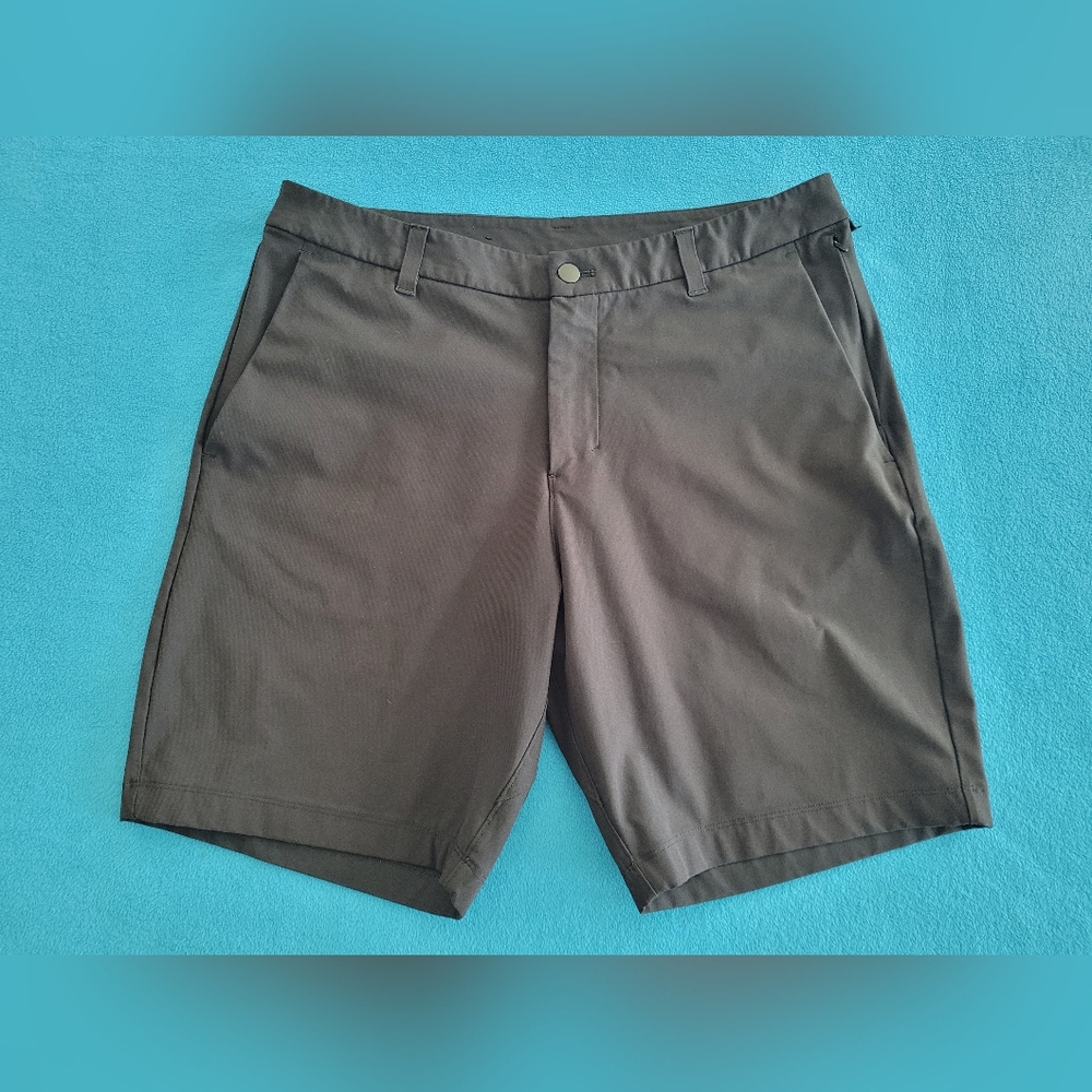 Lululemon Commission Shorts Mens 34 Black 9" inseam Athletic Golf Casual Stretch